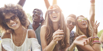 4 Tips to Stay On Trend When Getting Dressed For Your Next Concert
